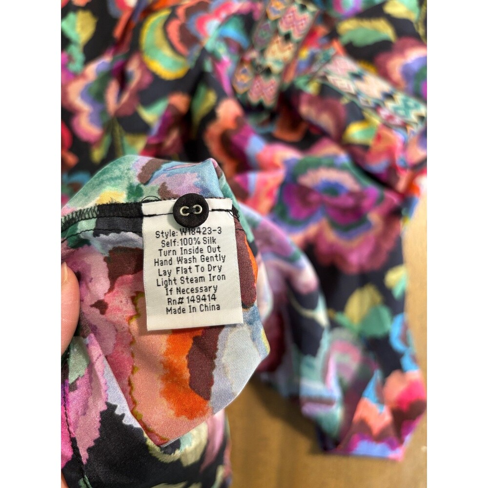 Johnny Was Workshop Shirt Womens L Multicolor Floral Silk Embroidered Cuff Boho - Picture 11 of 12